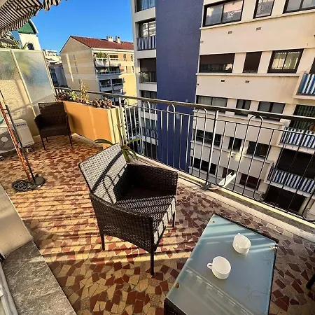 Beautiful 1-room Apartment, South-facing, And Train Station 15 Minutes Away On Foot Appartement Cannes