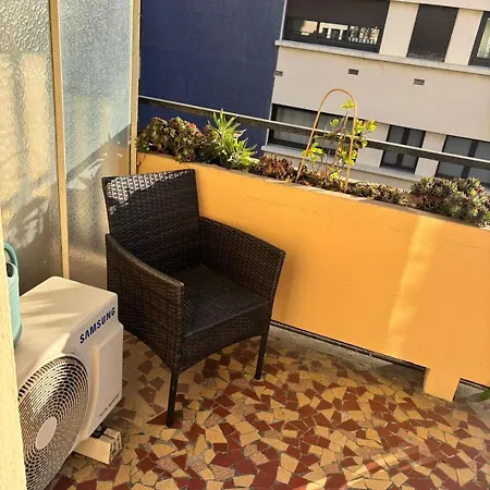 Beautiful 1-room Apartment, South-facing, And Train Station 15 Minutes Away On Foot Apartment *
