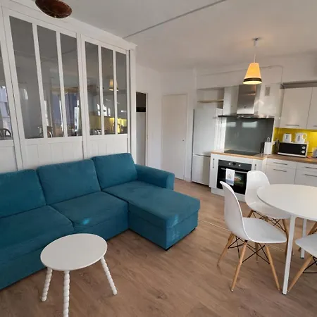 Beautiful 1-room Apartment, South-facing, And Train Station 15 Minutes Away On Foot 公寓 戛纳